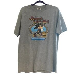 Disney Vintage 2005 Walt Disney World Yo Ho Runner’s Life Pirate Mickey Tee-Gray